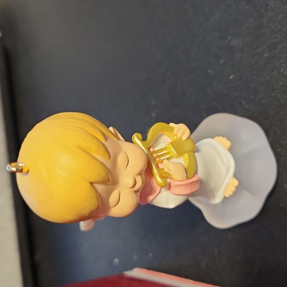 Hallmark Angel ornament - Picture 3 of 5